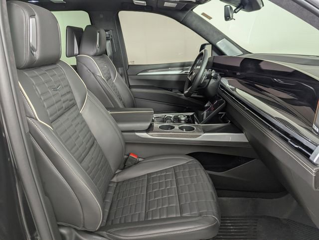 Used 2025 Cadillac Escalade V w/ LPO, ONYX Package AWD/4WD image 23