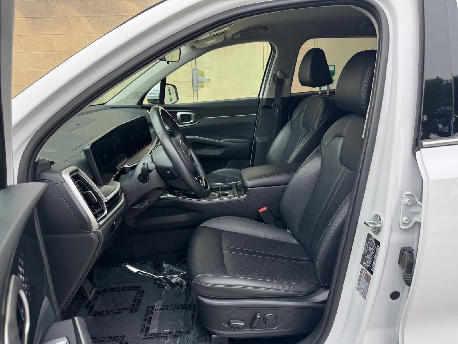 Used 2024 Kia Sorento S image 28