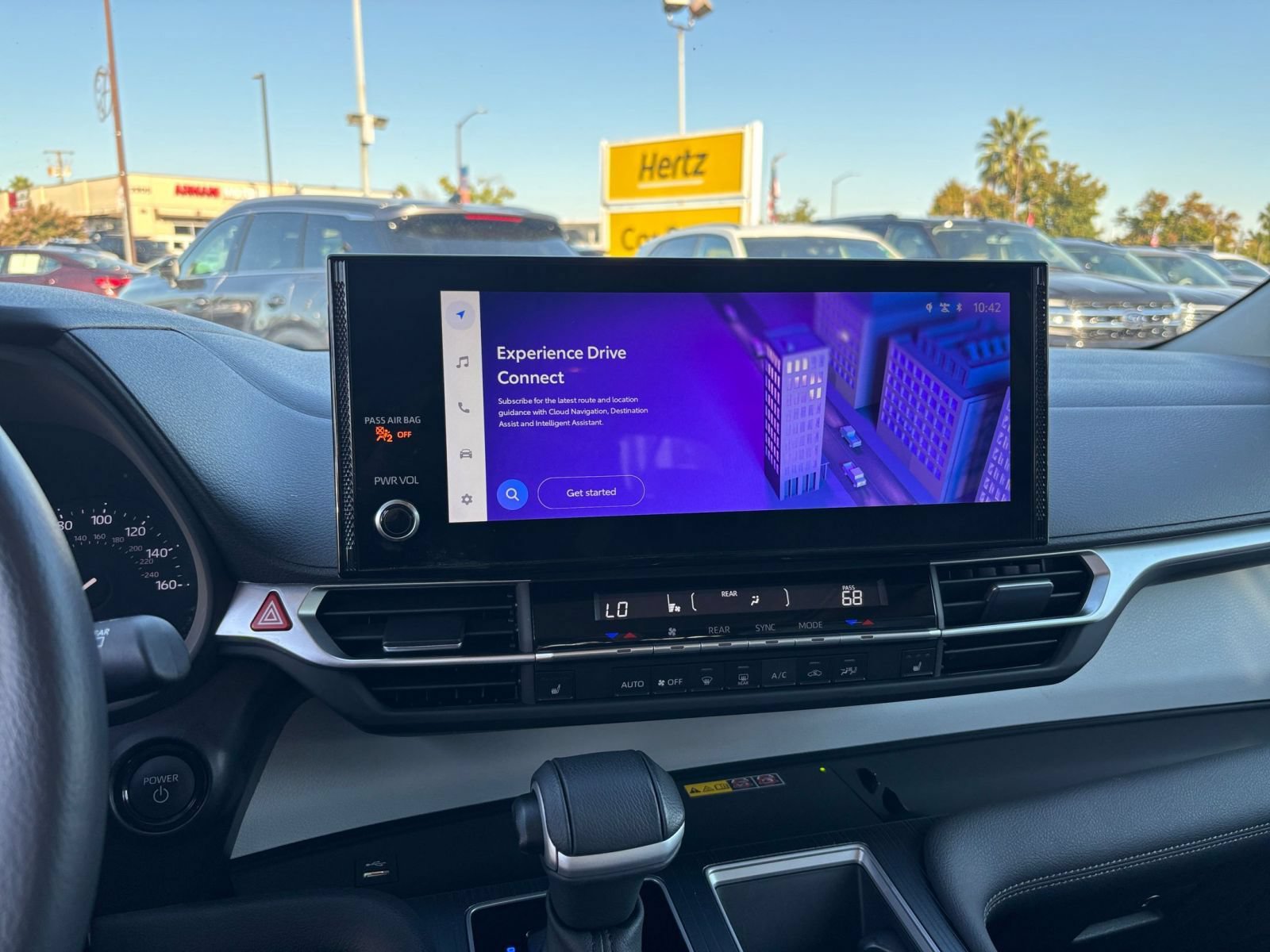 Used 2025 Toyota Sienna XLE FWD image 20