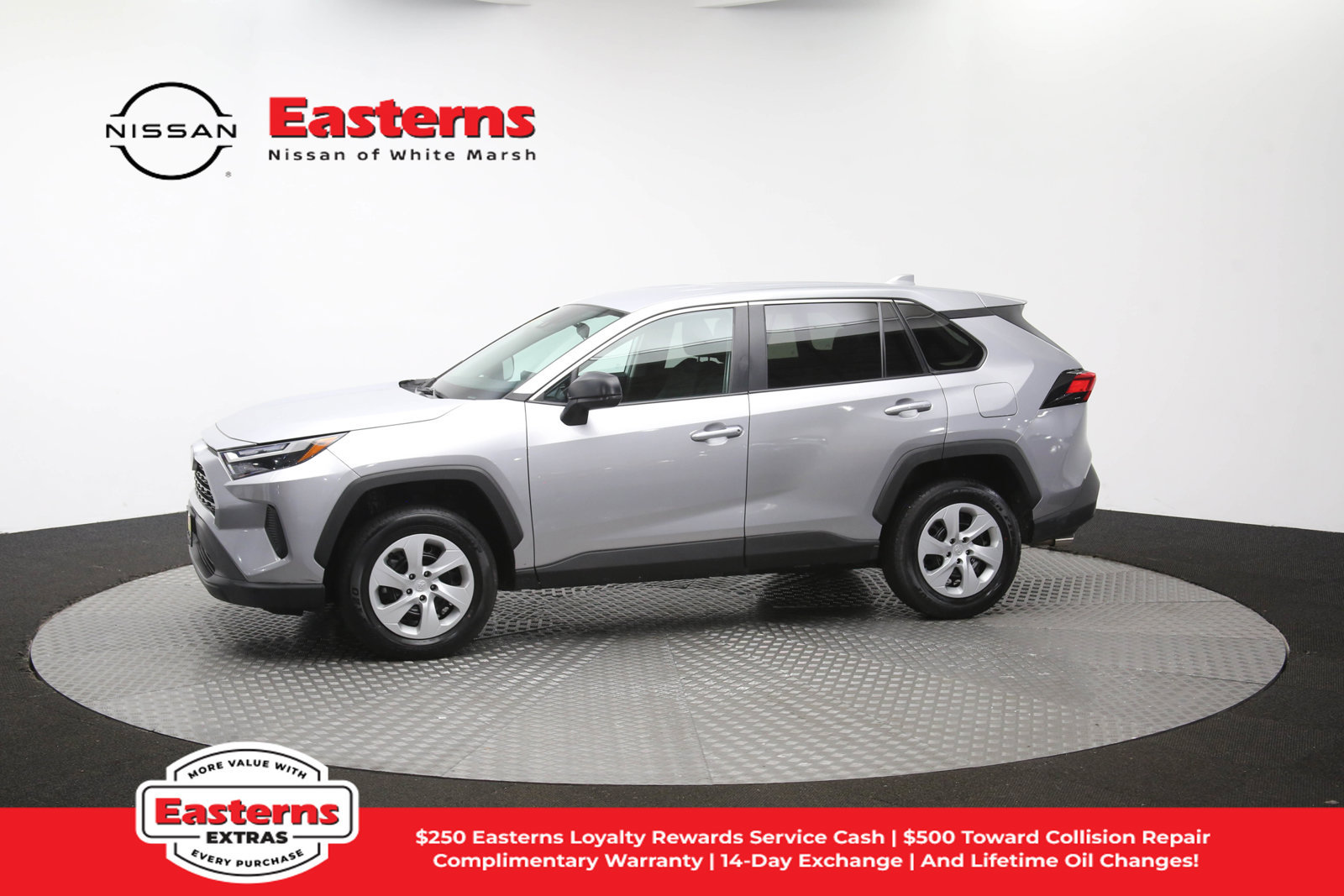 Used 2025 Toyota RAV4 LE AWD/4WD image 57