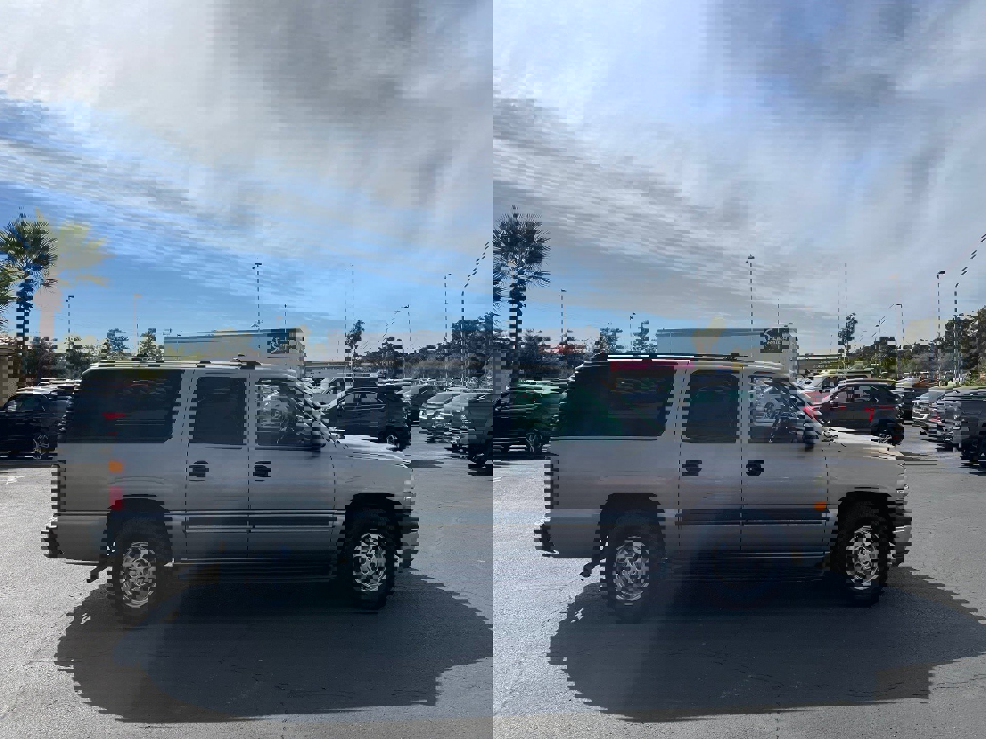 Used 2003 Chevrolet Suburban LS w/ LS Preferred Equipment Group image 6