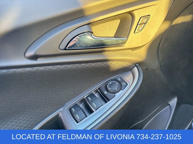 Used 2025 Chevrolet Malibu LT image 22