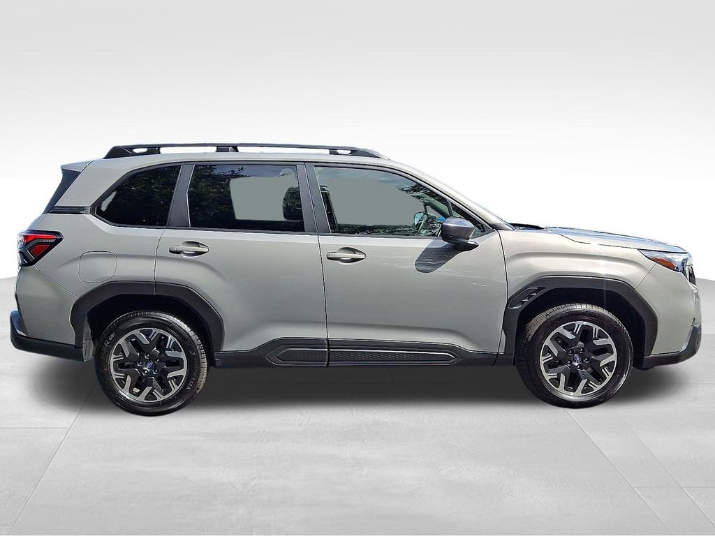 Used 2025 Subaru Forester Premium image 7