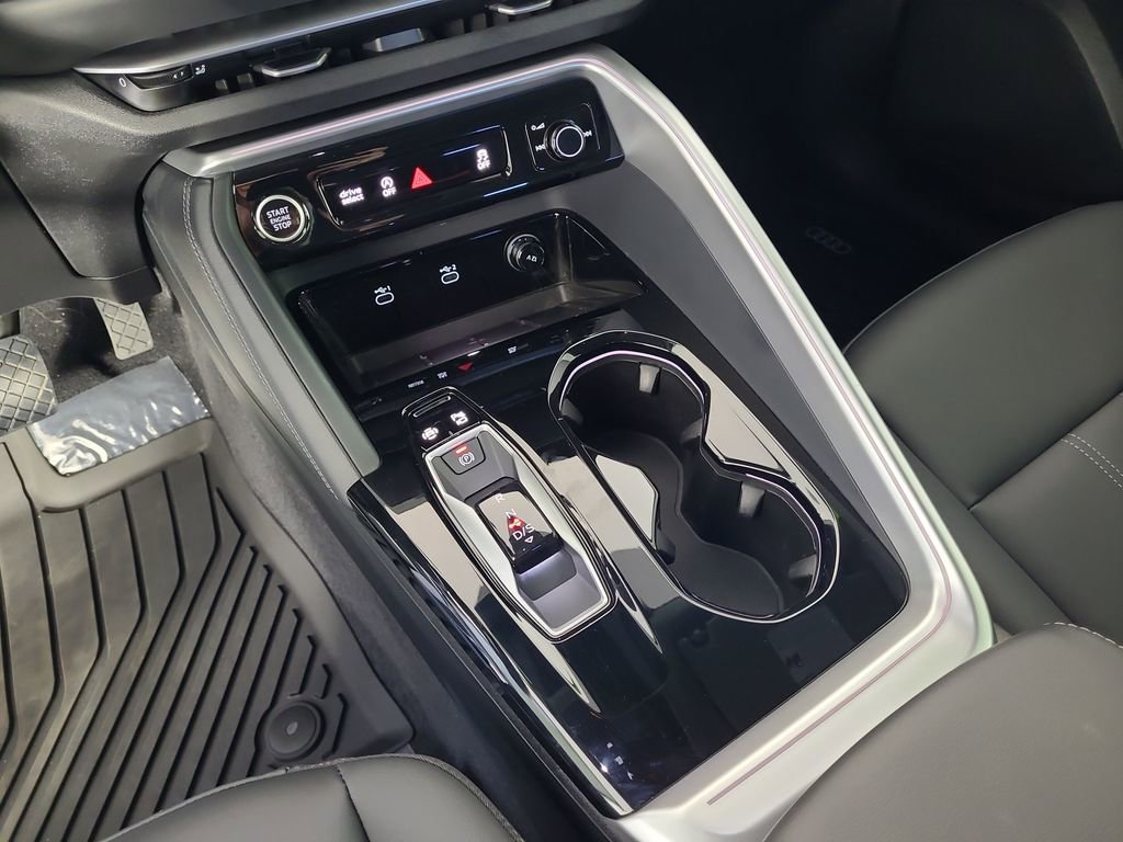 Used 2025 Audi Q5 Premium image 15