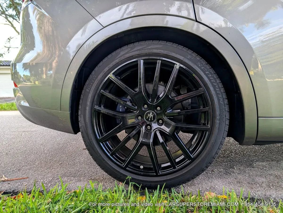 Used 2021 Maserati Levante image 95