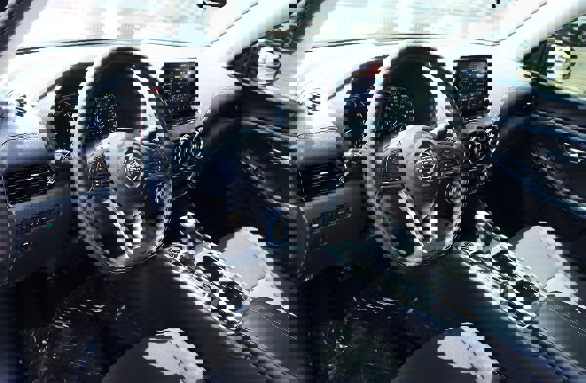 Used 2025 Nissan Sentra SV image 39