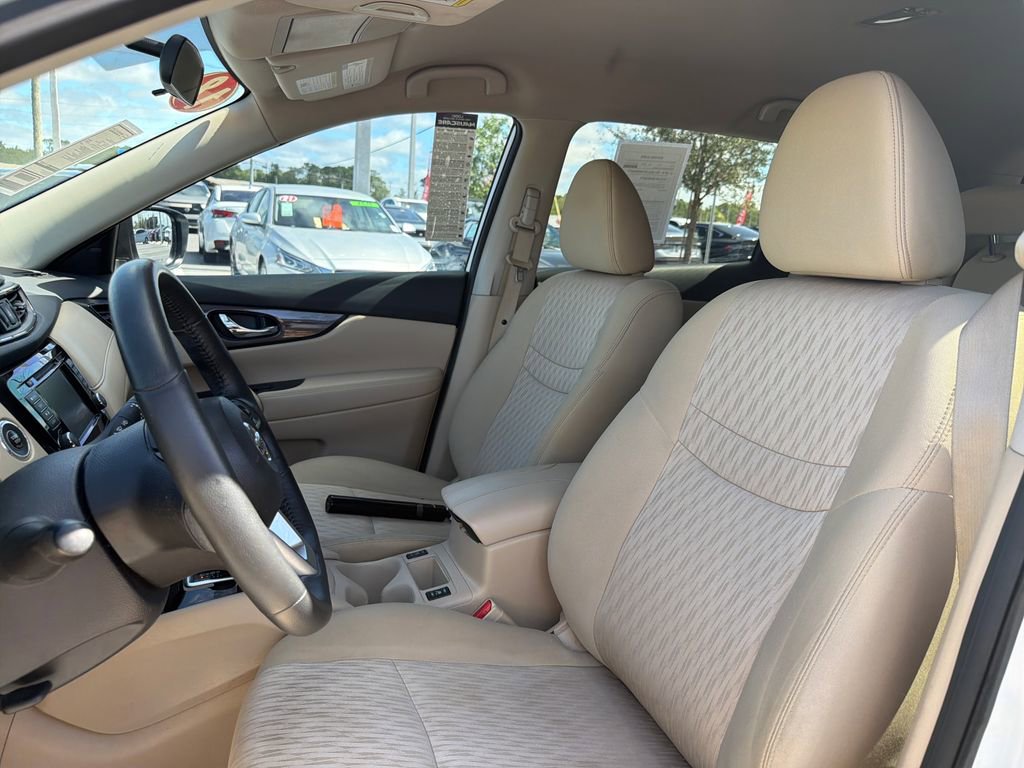 Used 2018 Nissan Rogue SV w/ Premium Package FWD image 17