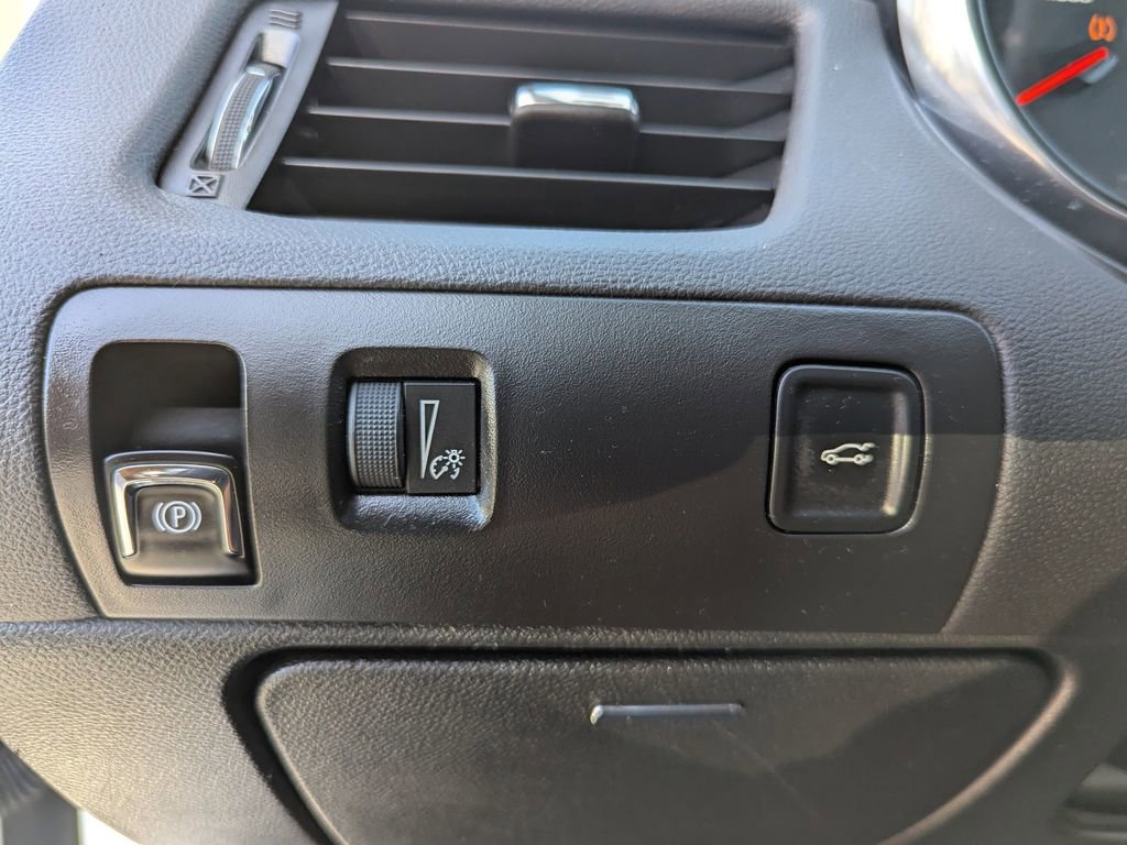 Used 2018 Chevrolet Impala LT image 21