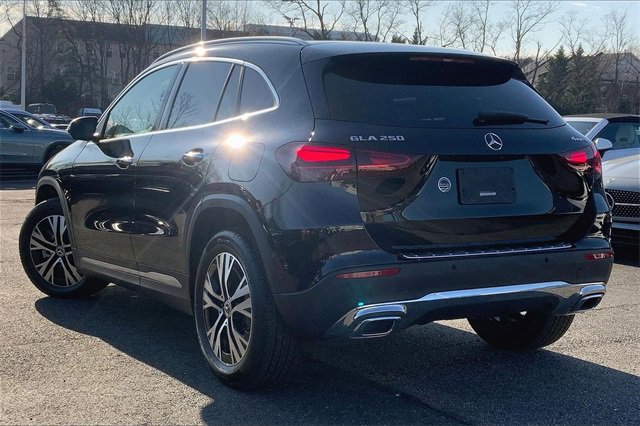 Used 2025 Mercedes-Benz GLA 250 4MATIC image 10