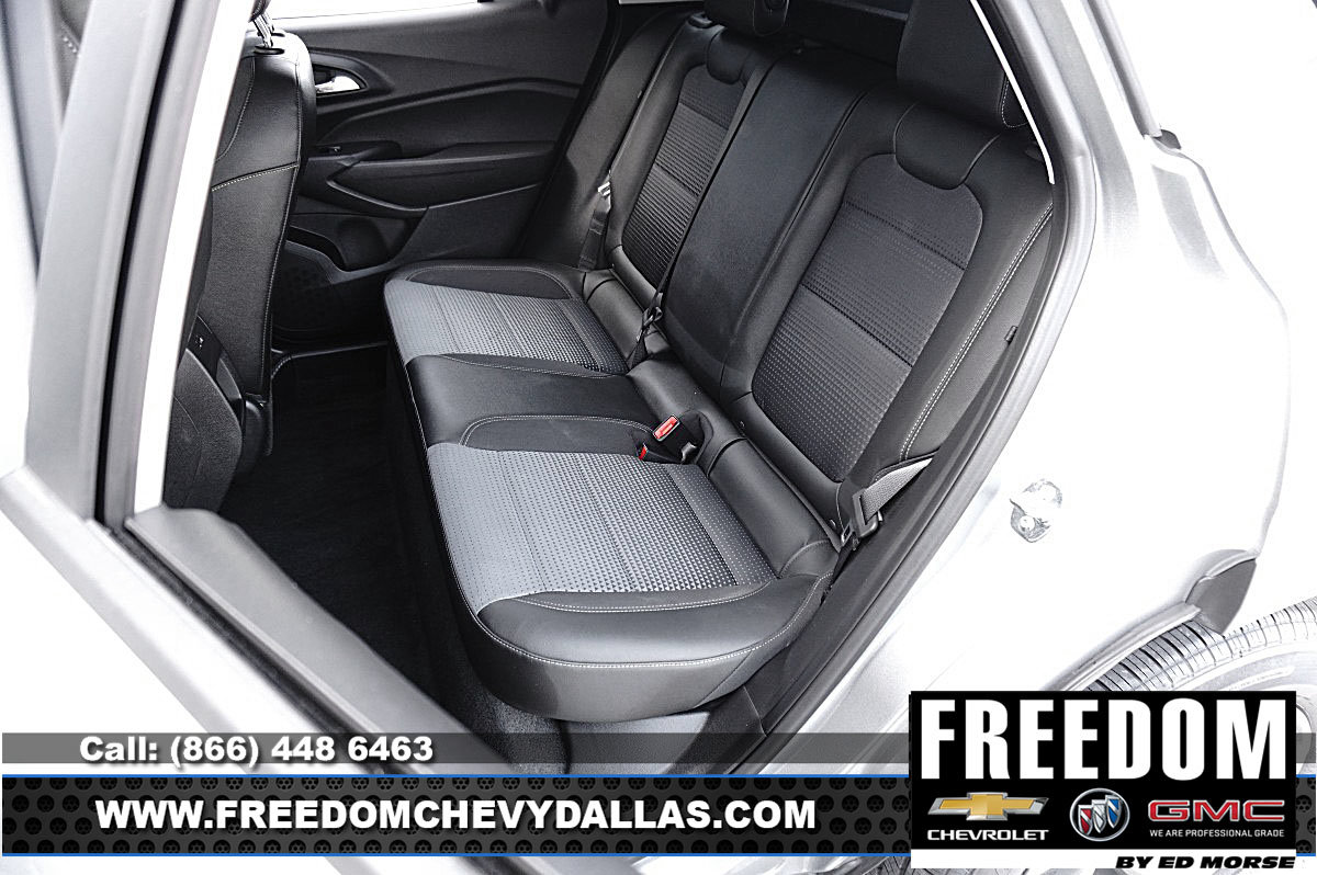 Used 2025 Chevrolet Trax LT w/ Driver Confidence Package FWD image 9