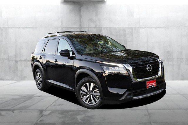 Certified 2025 Nissan Pathfinder SL FWD image 2