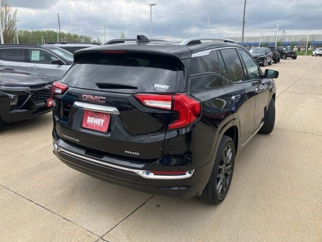Used 2022 GMC Terrain Denali w/ Black Diamond Edition image 7