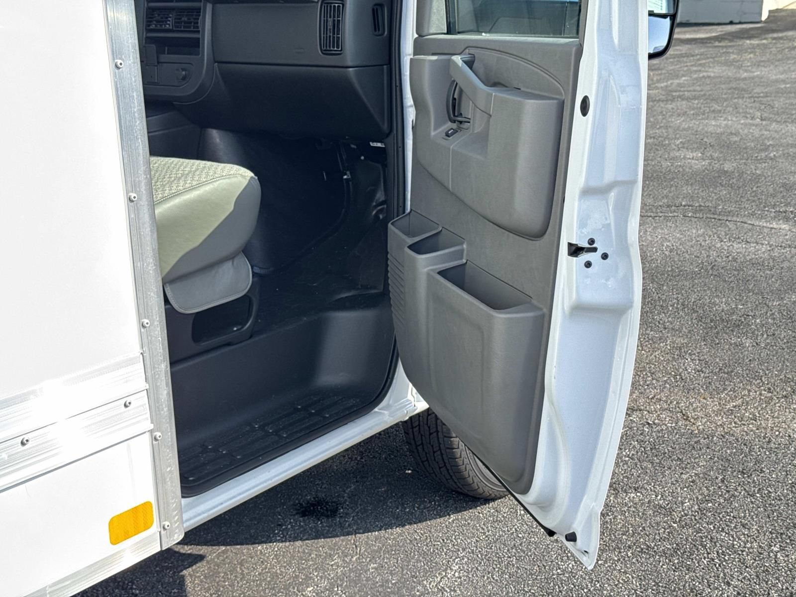 New 2026 Chevrolet Express 4500 w/ Power Convenience Package RWD image 10
