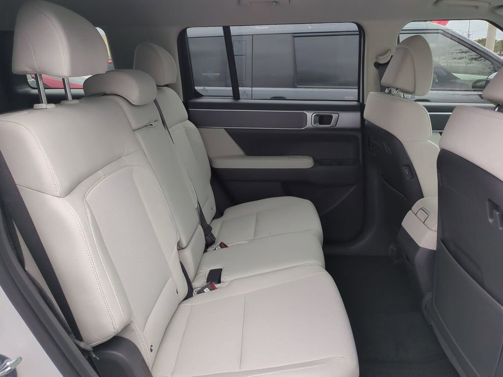 New 2026 Hyundai Santa Fe SE image 17