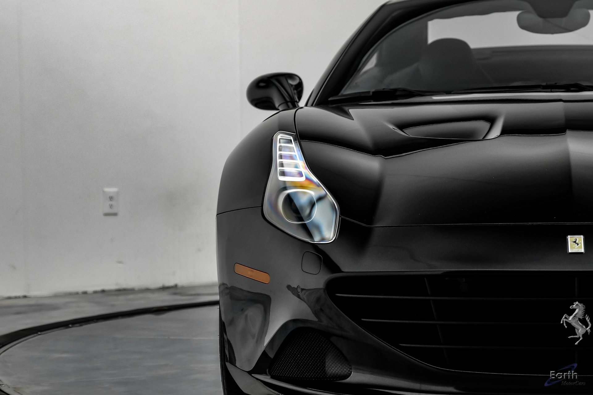 Used 2016 Ferrari California T image 33