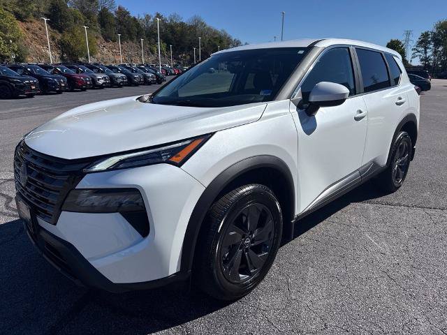 Certified 2026 Nissan Rogue SV FWD image 8