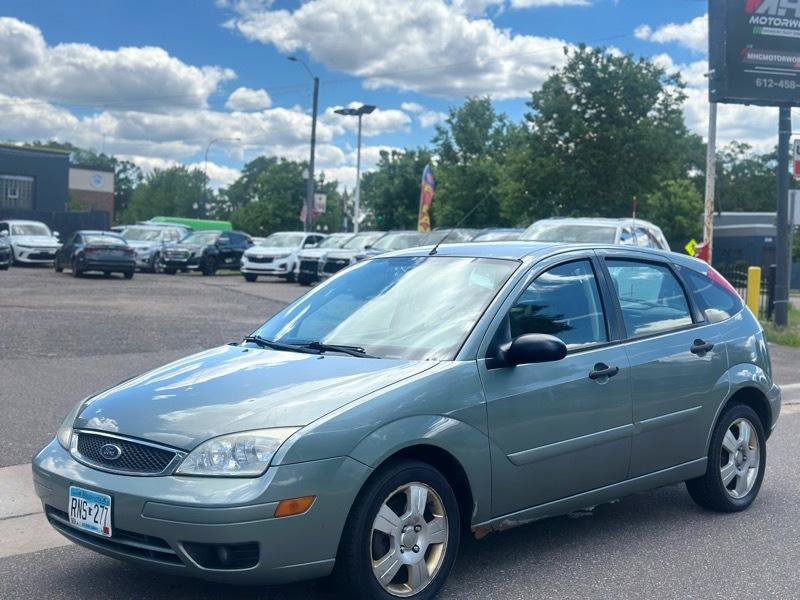 Used 2005 Ford Focus SES FWD image 4