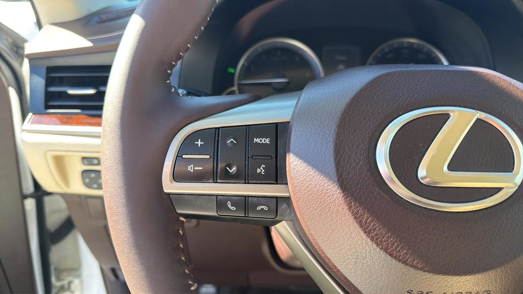 Used 2016 Lexus ES 350 w/ Navigation System Package image 22