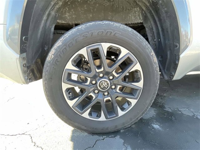 Used 2024 Toyota Tundra Limited image 9