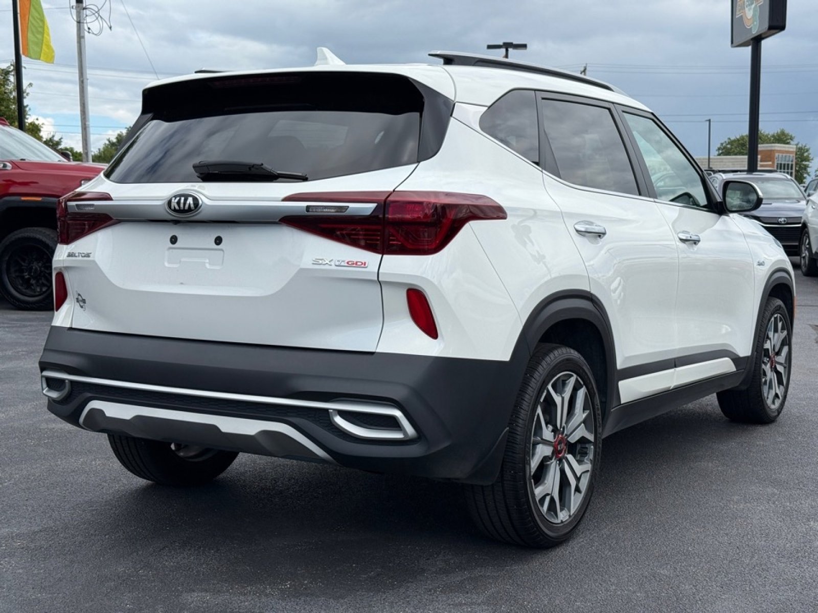 Used 2021 Kia Seltos SX image 8