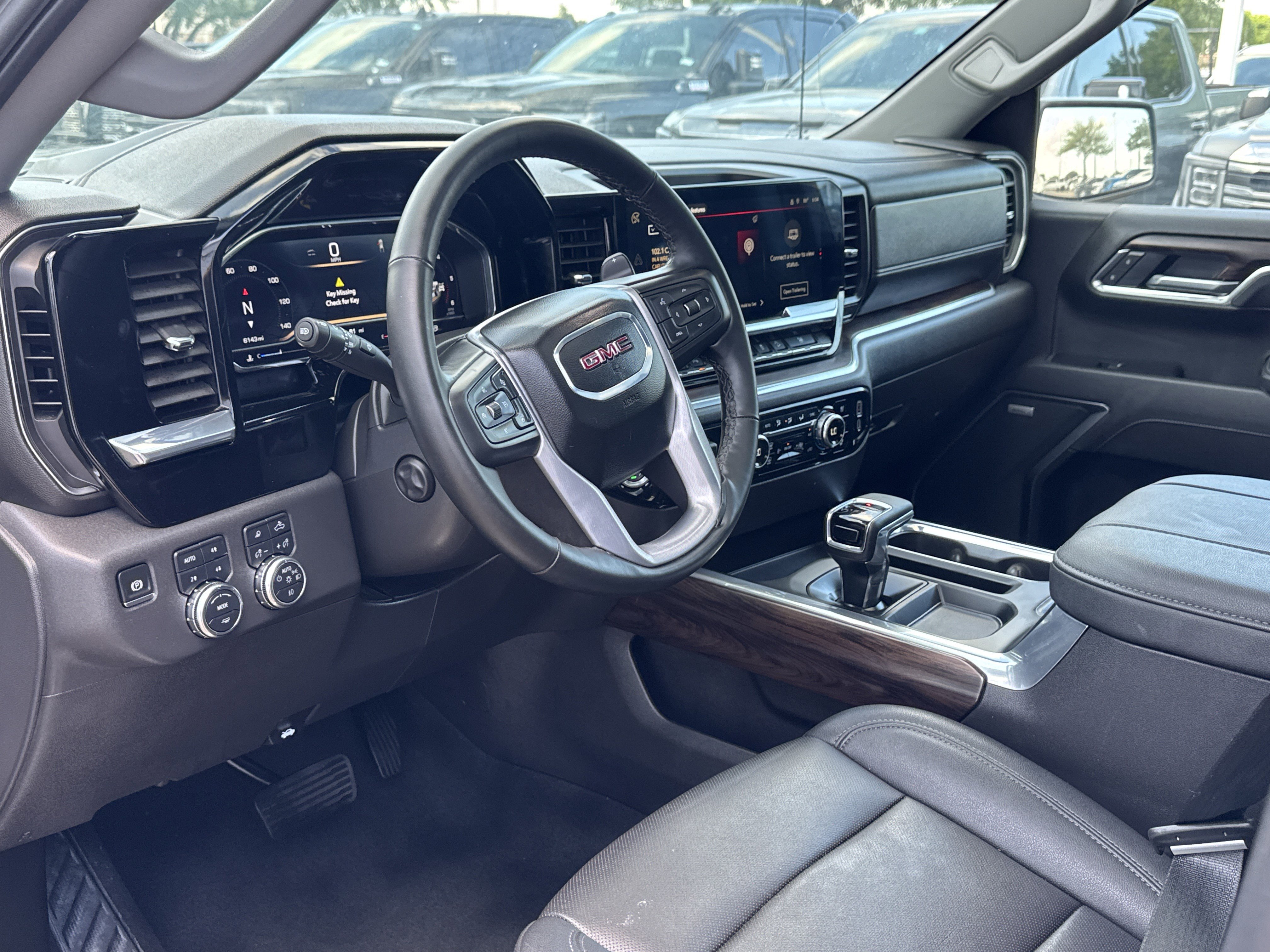 Used 2025 GMC Sierra 1500 SLT image 5