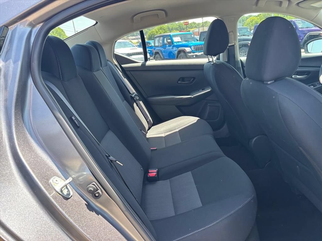 Used 2024 Nissan Sentra SV FWD image 13