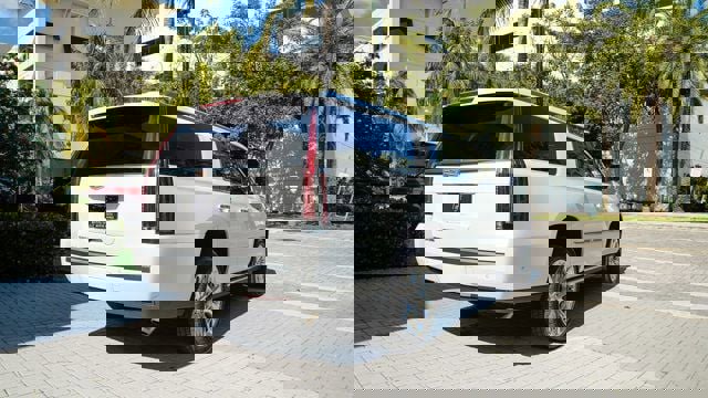 Used 2019 Cadillac Escalade ESV Premium Luxury image 25