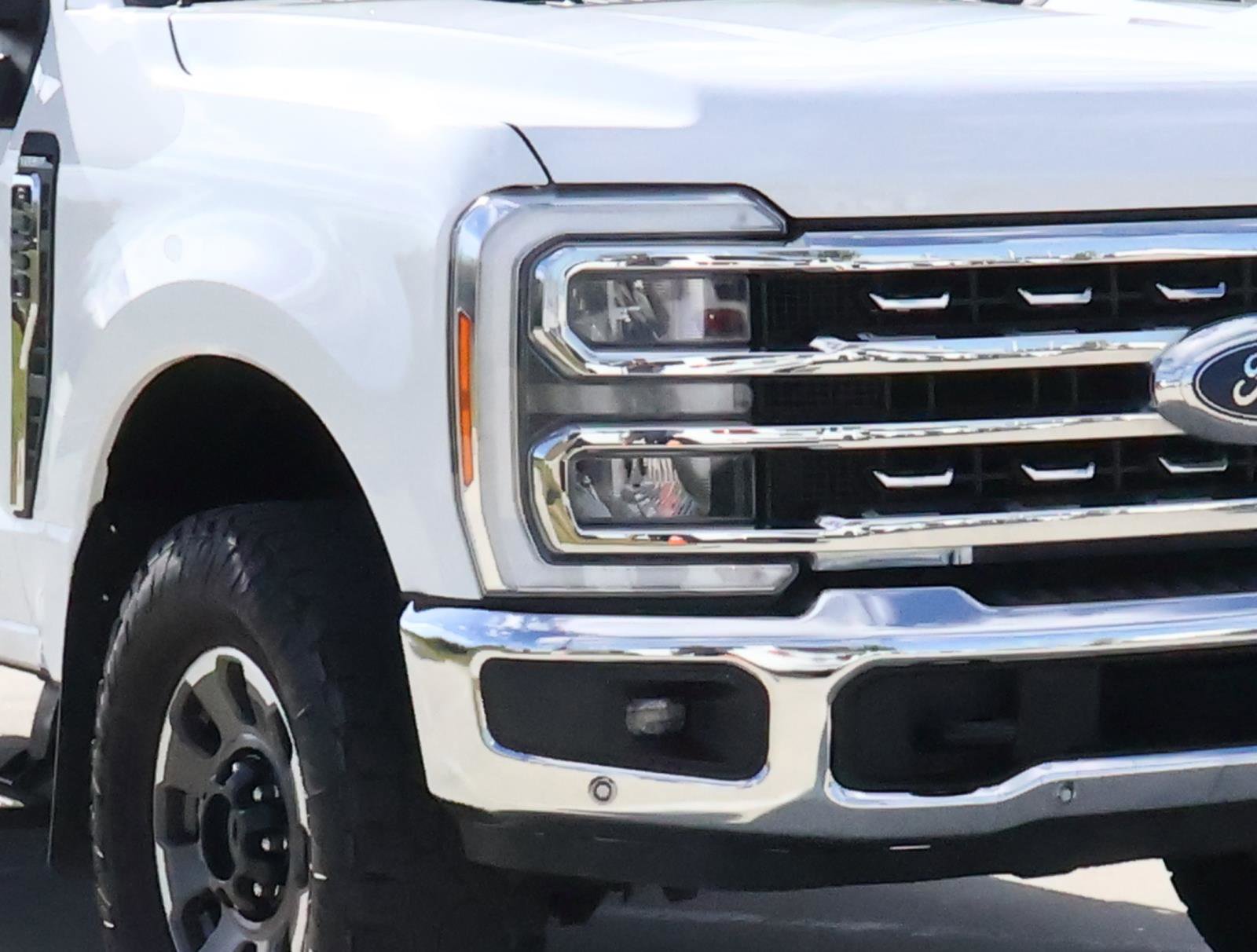 Used 2023 Ford F250 Lariat w/ Lariat Ultimate Package AWD/4WD image 7