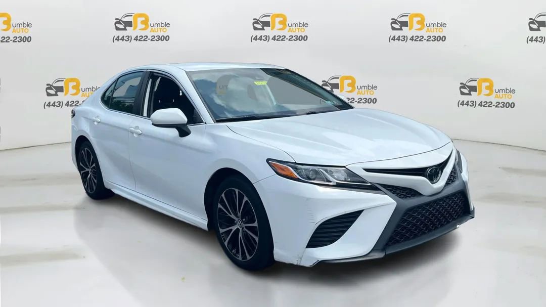 Used 2019 Toyota Camry SE image 3
