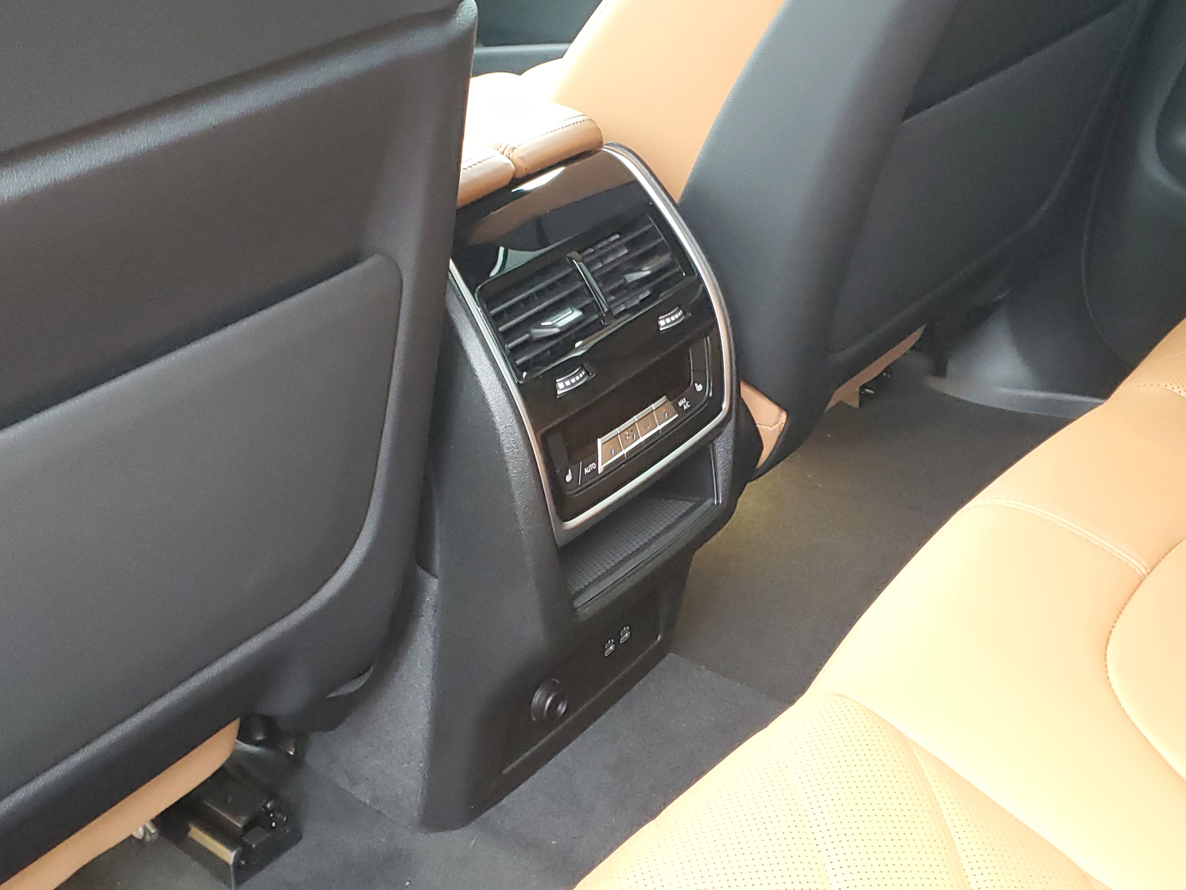 New 2026 BMW X5 xDrive40i w/ Climate Comfort Package image 25