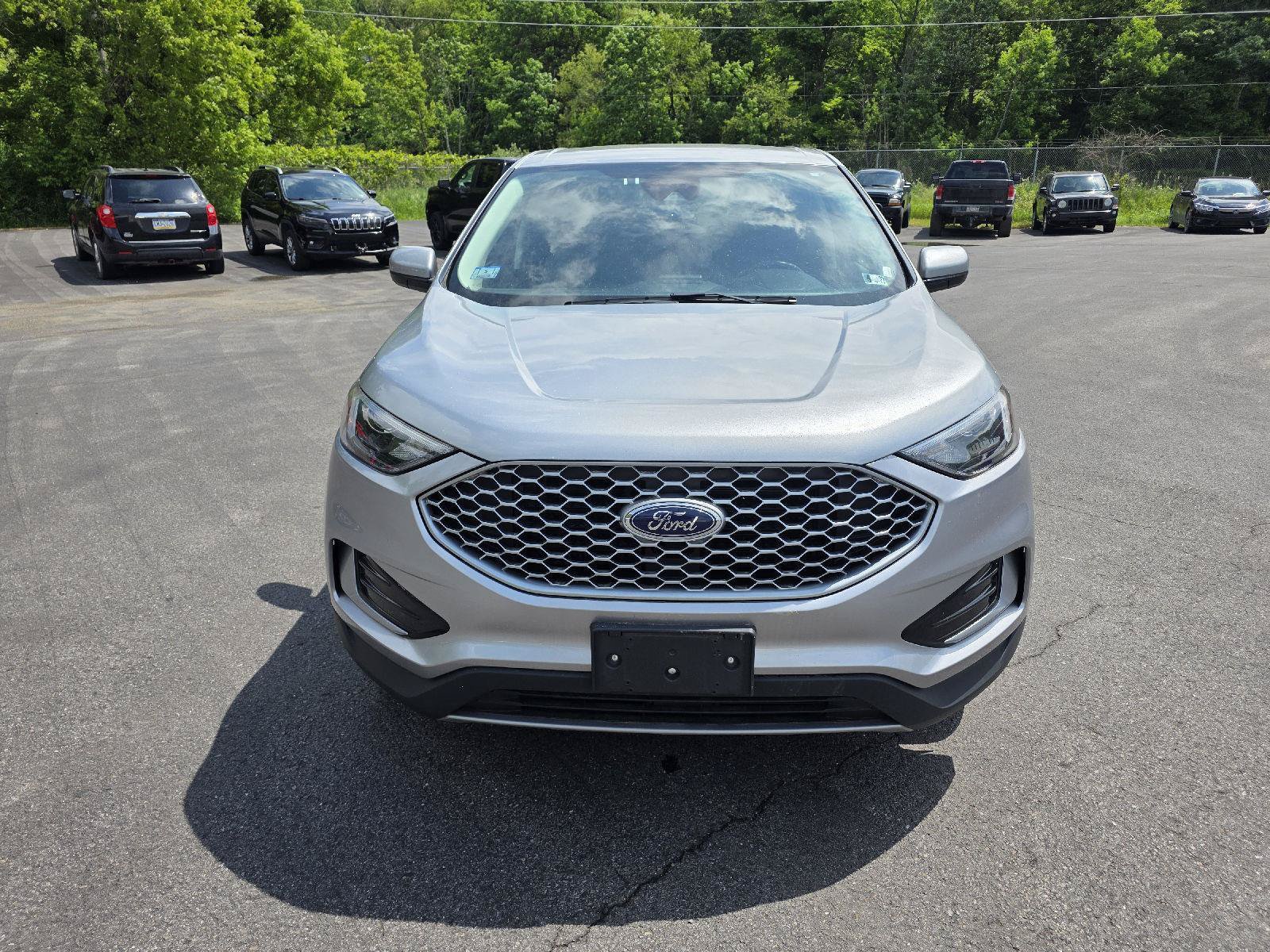Used 2023 Ford Edge SEL AWD/4WD image 2