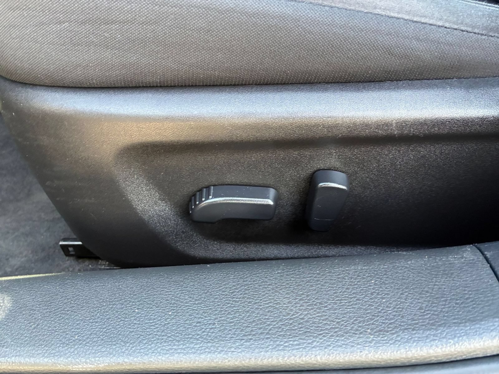 Used 2025 Nissan Altima 2.5 SV FWD image 21