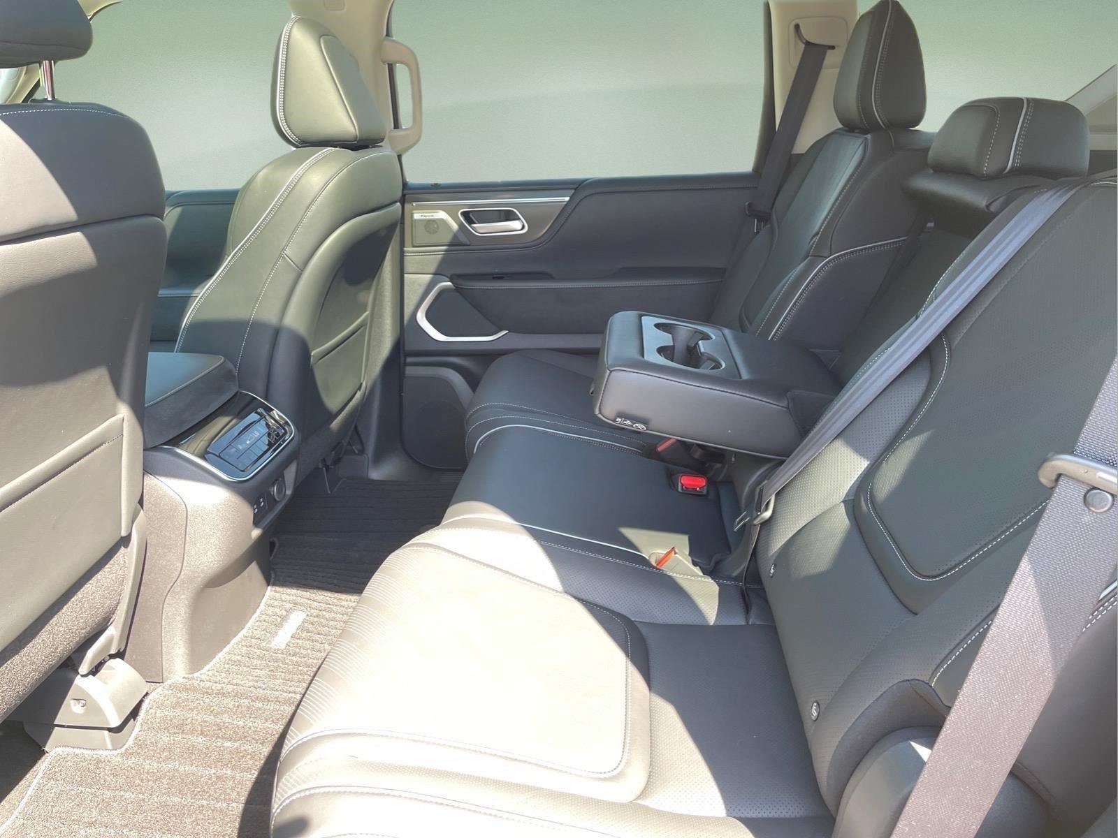 New 2026 INFINITI QX80 Luxe w/ Cargo Package RWD image 18