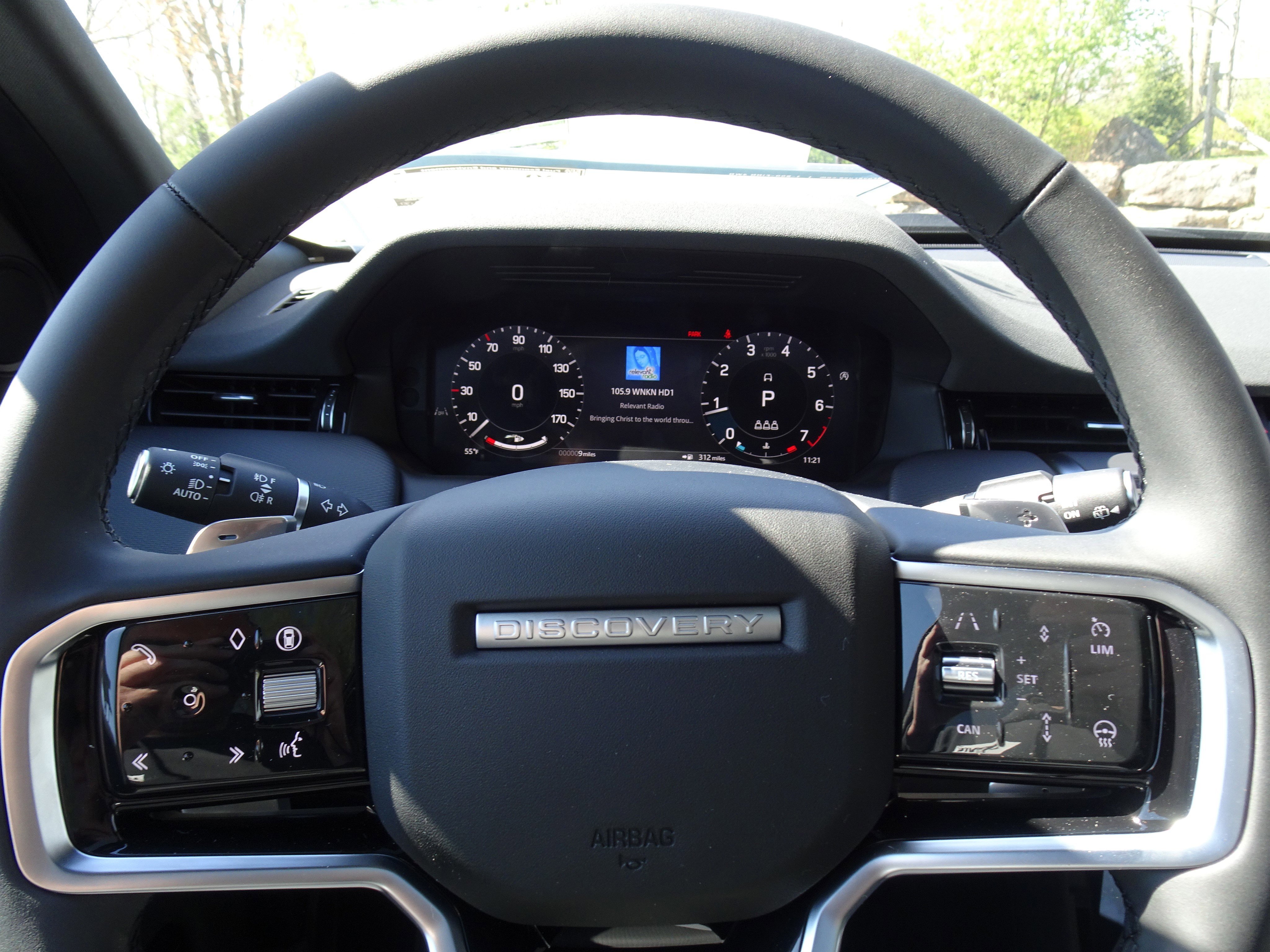 New 2025 Land Rover Discovery Sport Dynamic SE image 28