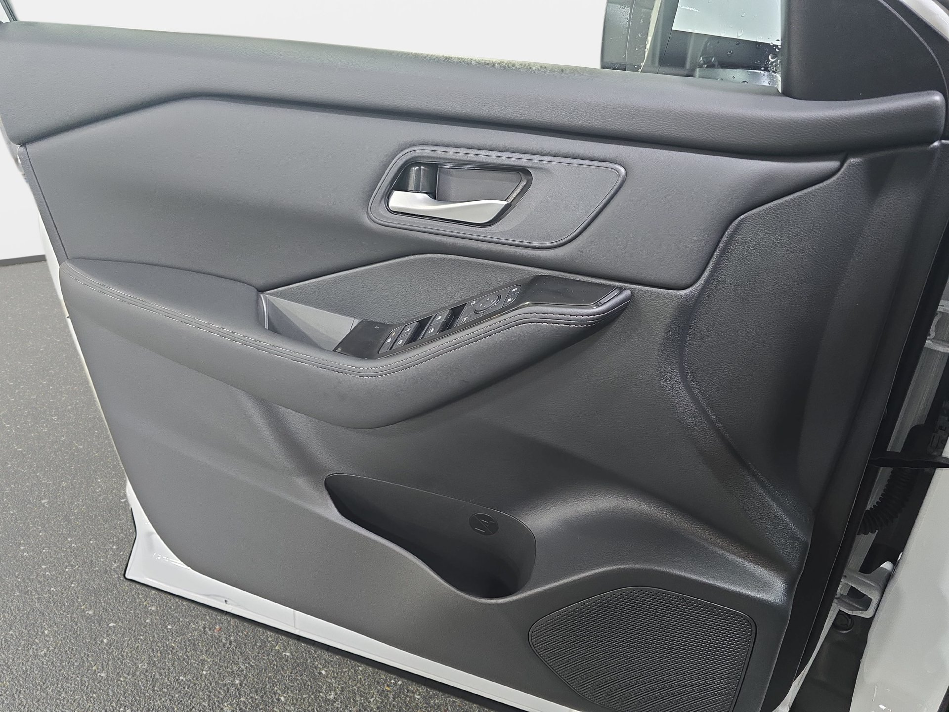 New 2026 Nissan Rogue SV w/ Cold Weather Package FWD image 26