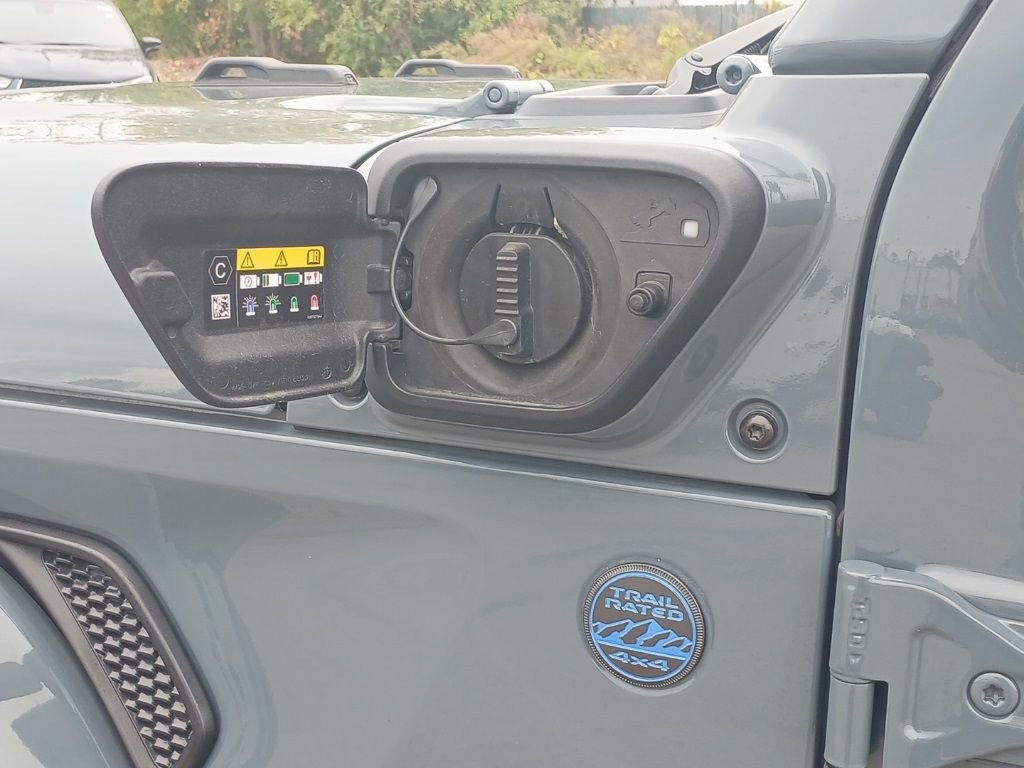 Used 2024 Jeep Wrangler Unlimited AWD/4WD image 25