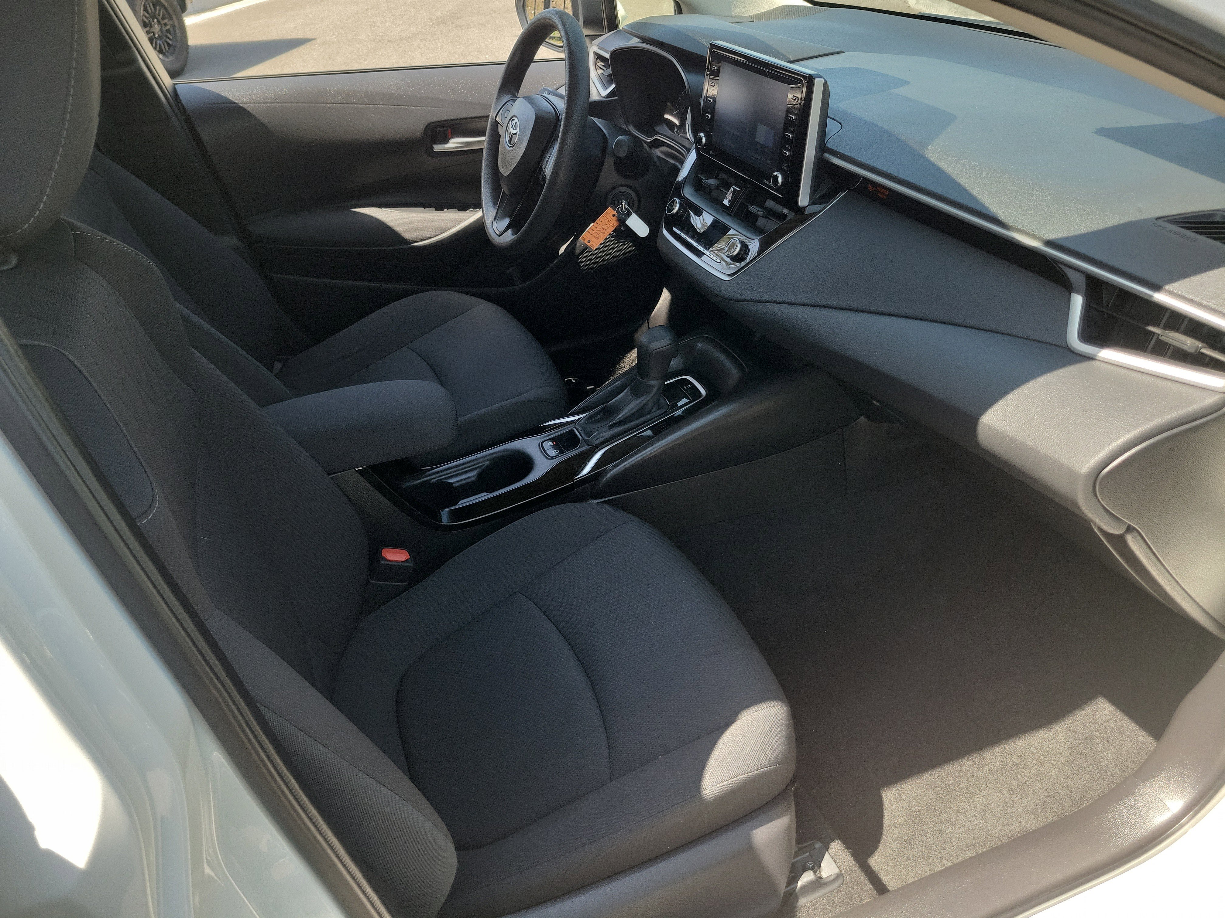 Used 2021 Toyota Corolla LE image 21