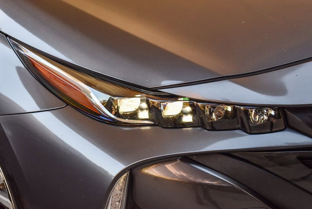 Used 2018 Toyota Prius Prime Premium w/ Carpet Mat Package image 8