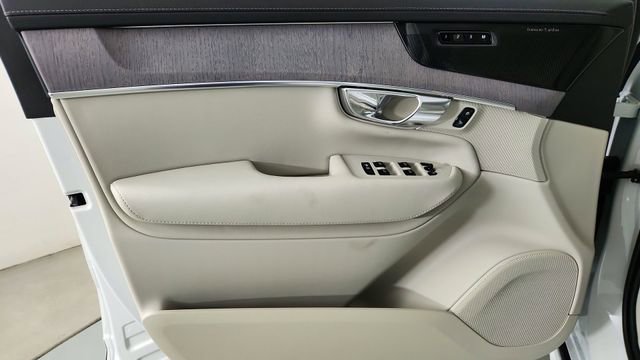 New 2026 Volvo XC90 T8 Ultra w/ Protection Package AWD/4WD image 9