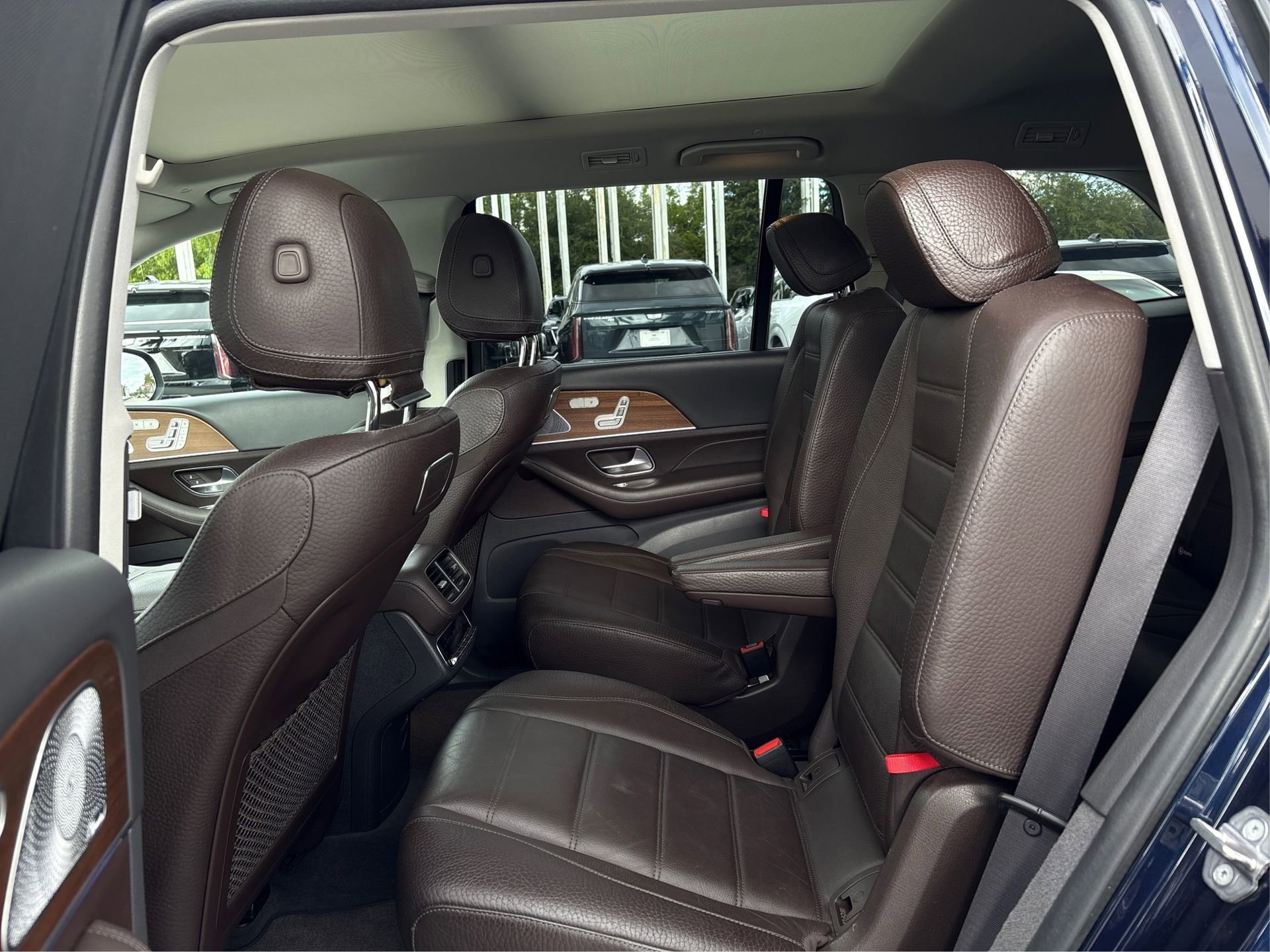 Used 2020 Mercedes-Benz GLS 450 4MATIC image 10