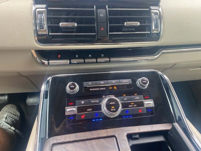 Used 2020 Lincoln Navigator Reserve w/ Luxury Package image 23