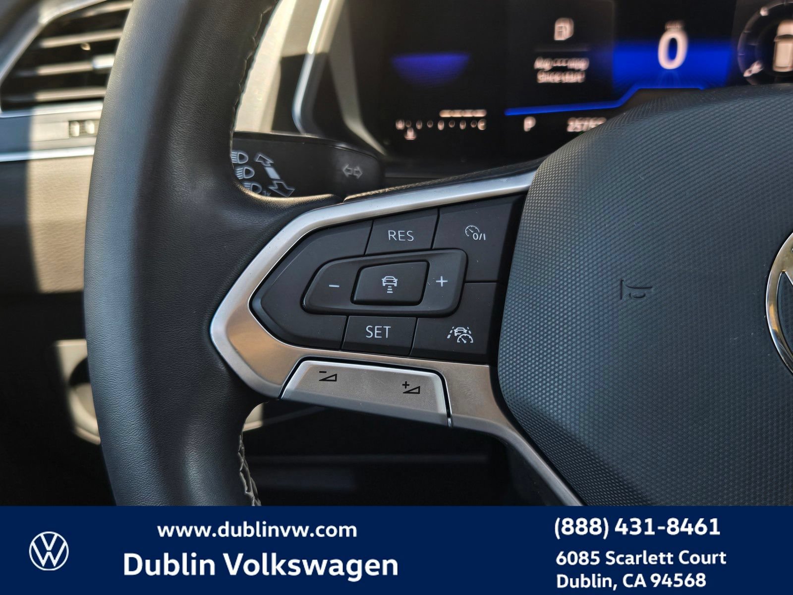 Used 2023 Volkswagen Tiguan SE FWD image 21