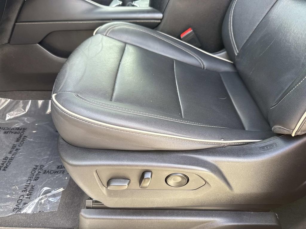 Used 2022 GMC Yukon SLT w/ SLT Premium Package RWD image 31