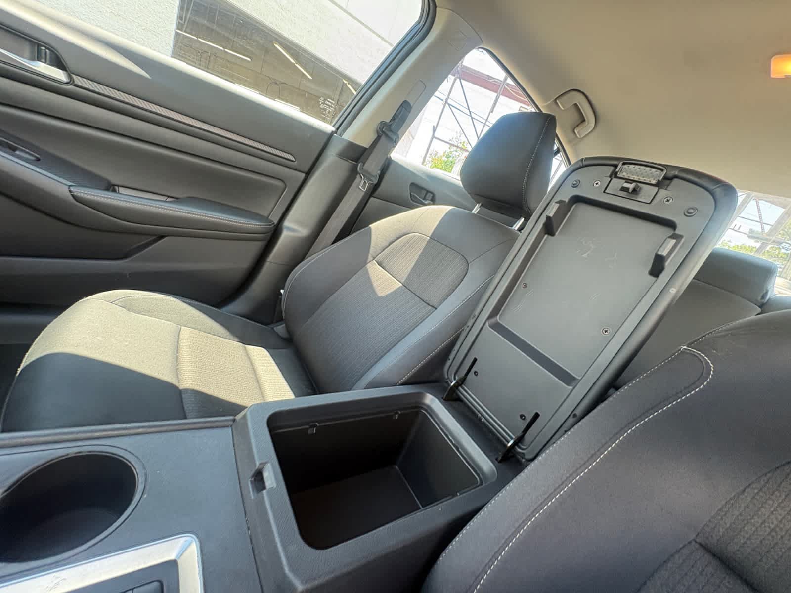 Used 2025 Nissan Altima 2.5 SV AWD/4WD image 33