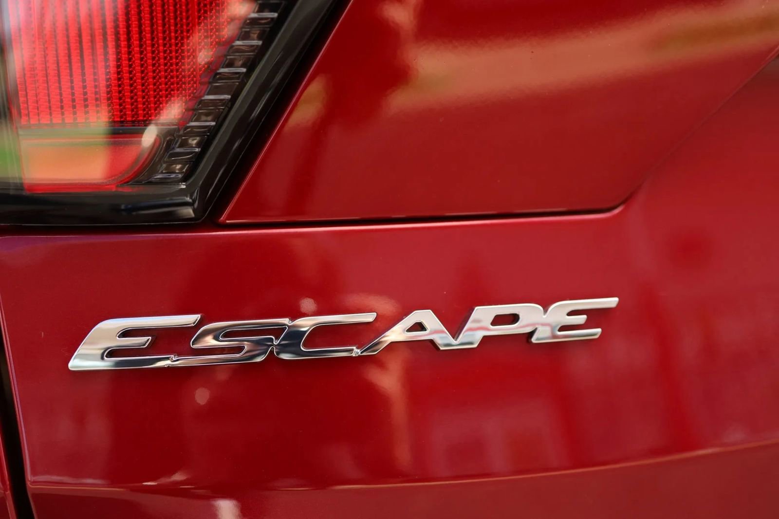 Used 2017 Ford Escape SE w/ SE Leather Comfort Package image 7