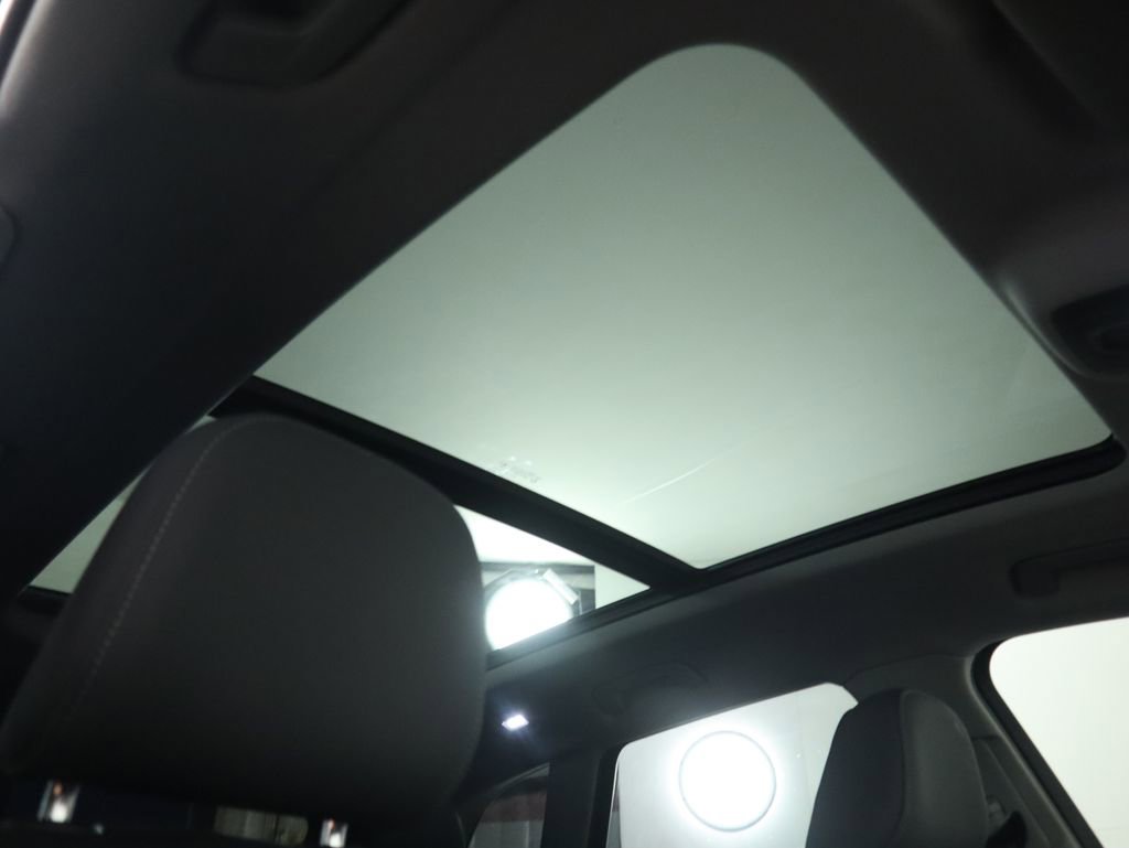 Used 2025 Audi Q5 Premium w/ Convenience Package image 21