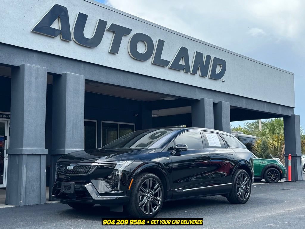 Used 2025 Cadillac Optiq Sport 2 AWD/4WD image 2