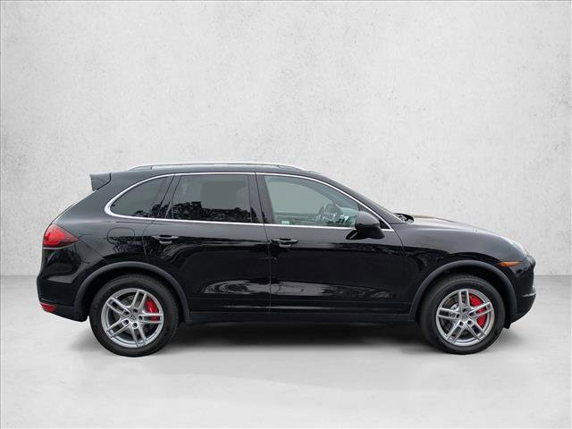 Used 2014 Porsche Cayenne Turbo image 4