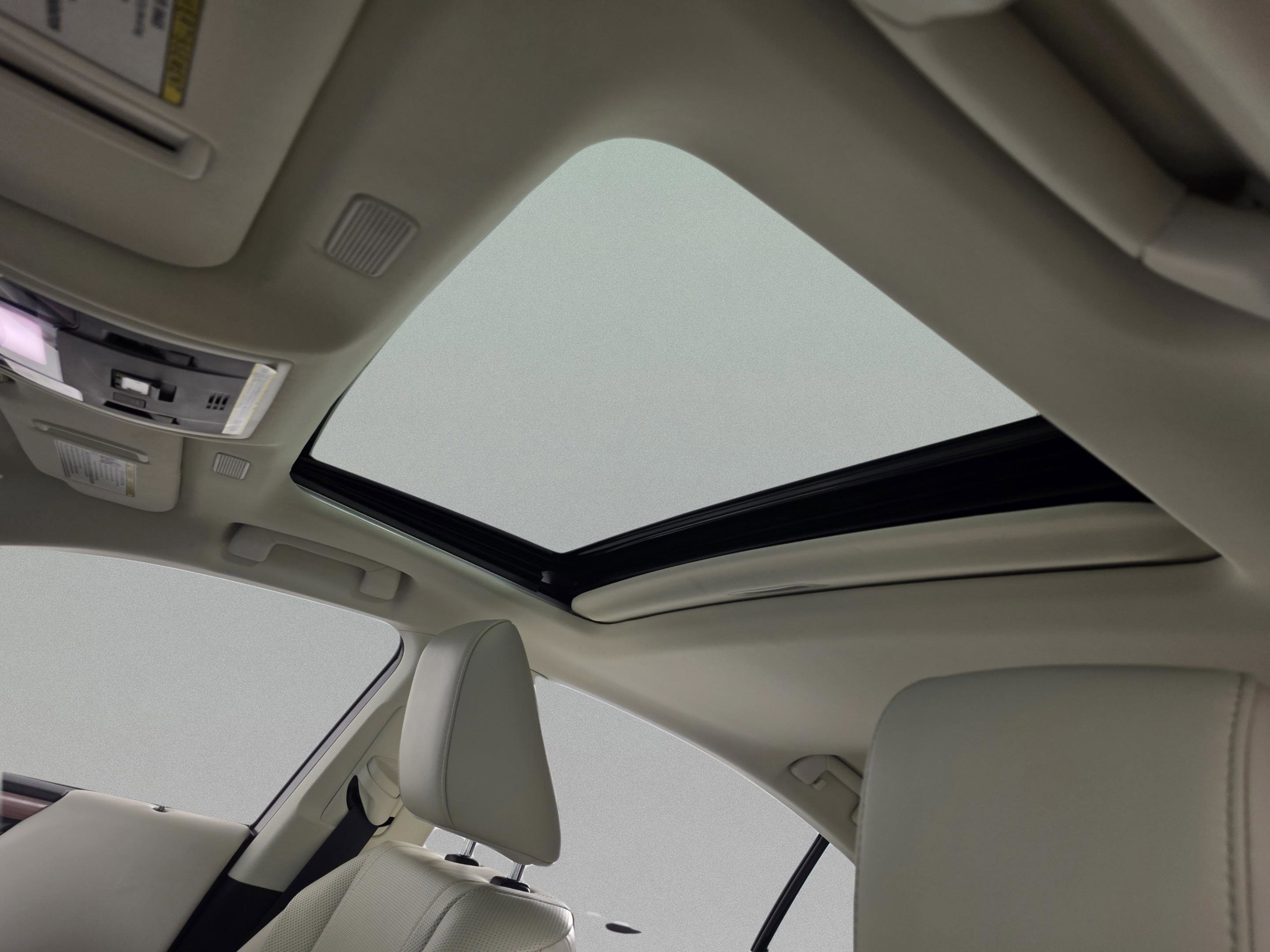 Certified 2025 Lexus ES 300h w/ Technology Package image 14