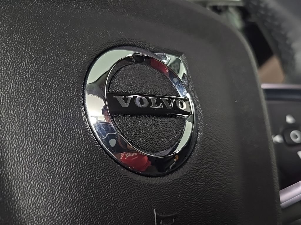Certified 2023 Volvo XC40 B5 Ultimate w/ Climate Package AWD/4WD image 33